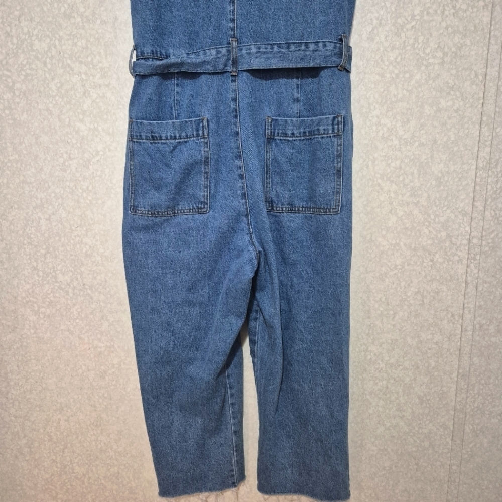 Blank NYC Blue Denim Jumpsuit with V-Neck and Tie Belt..SIZE:L - Picture 13 of 16